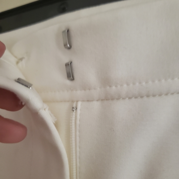 White Caché Pant Suit with Tank to Match - Picture 3 of 16